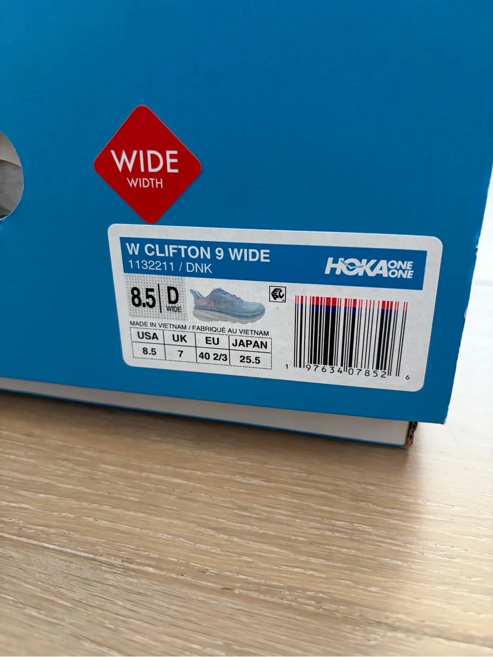 Hoka Clifton 8.5 wide * nearly new
